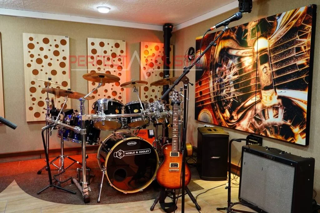 Akoestische panelen fotoprint in muziekstudio met drumstel Beschrijving